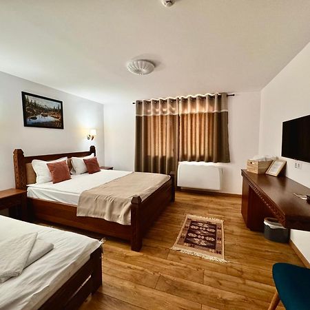 Pensiunea Roca Maramures Deseşti Екстериор снимка